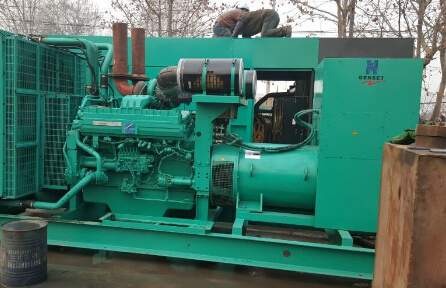 宁海发电机组如何判断水冷式机油散热器内部是否需要清洗？